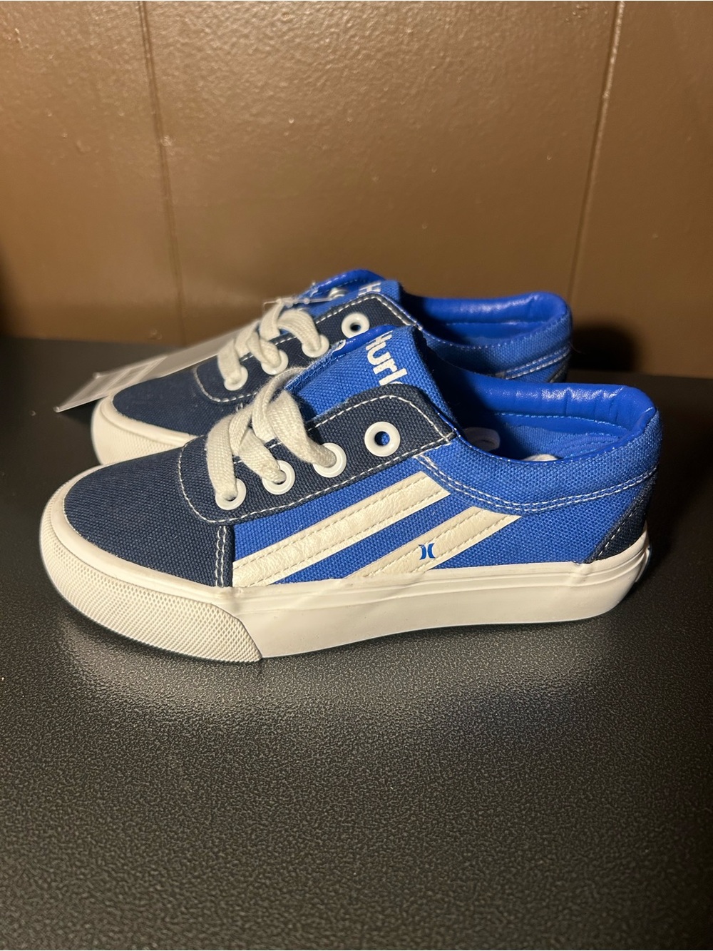Hurley Boardy Lace-up Skateboard Shoe - Low top Lace-up Sneaker Sz 11 Kid